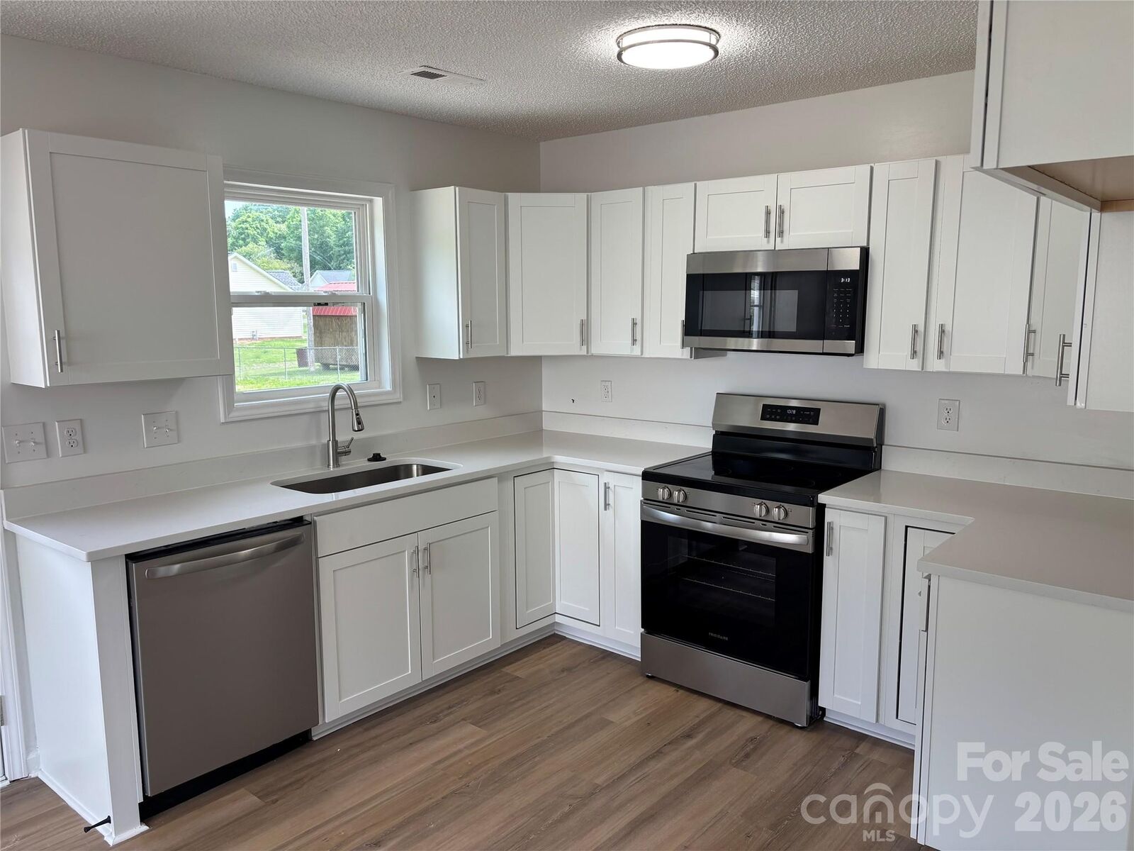 Property Photo:  1002 Crescent Way  NC 28174 