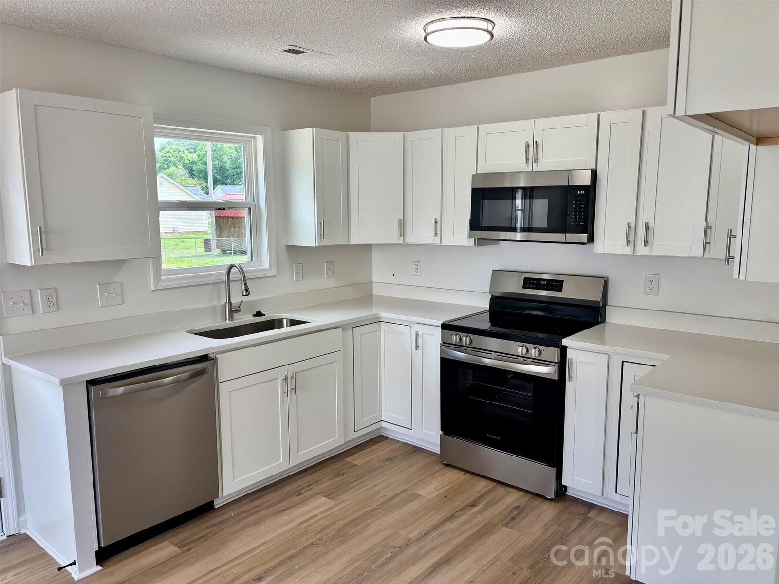 Property Photo:  1002 Crescent Way  NC 28174 