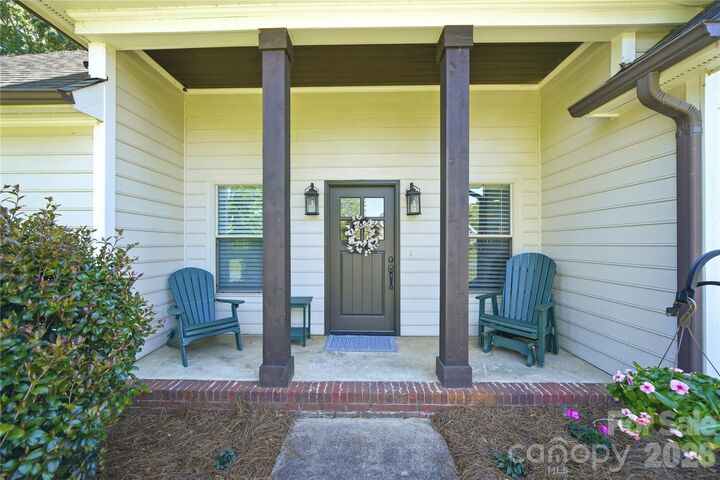 Property Photo:  5701 Cedar Hill Drive  NC 28110 
