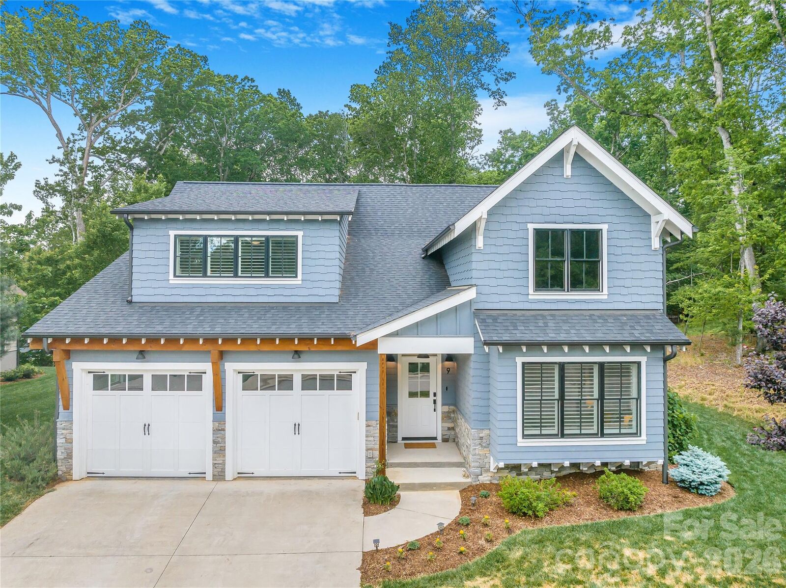 Property Photo:  9 Ashe Park Circle  NC 28806 