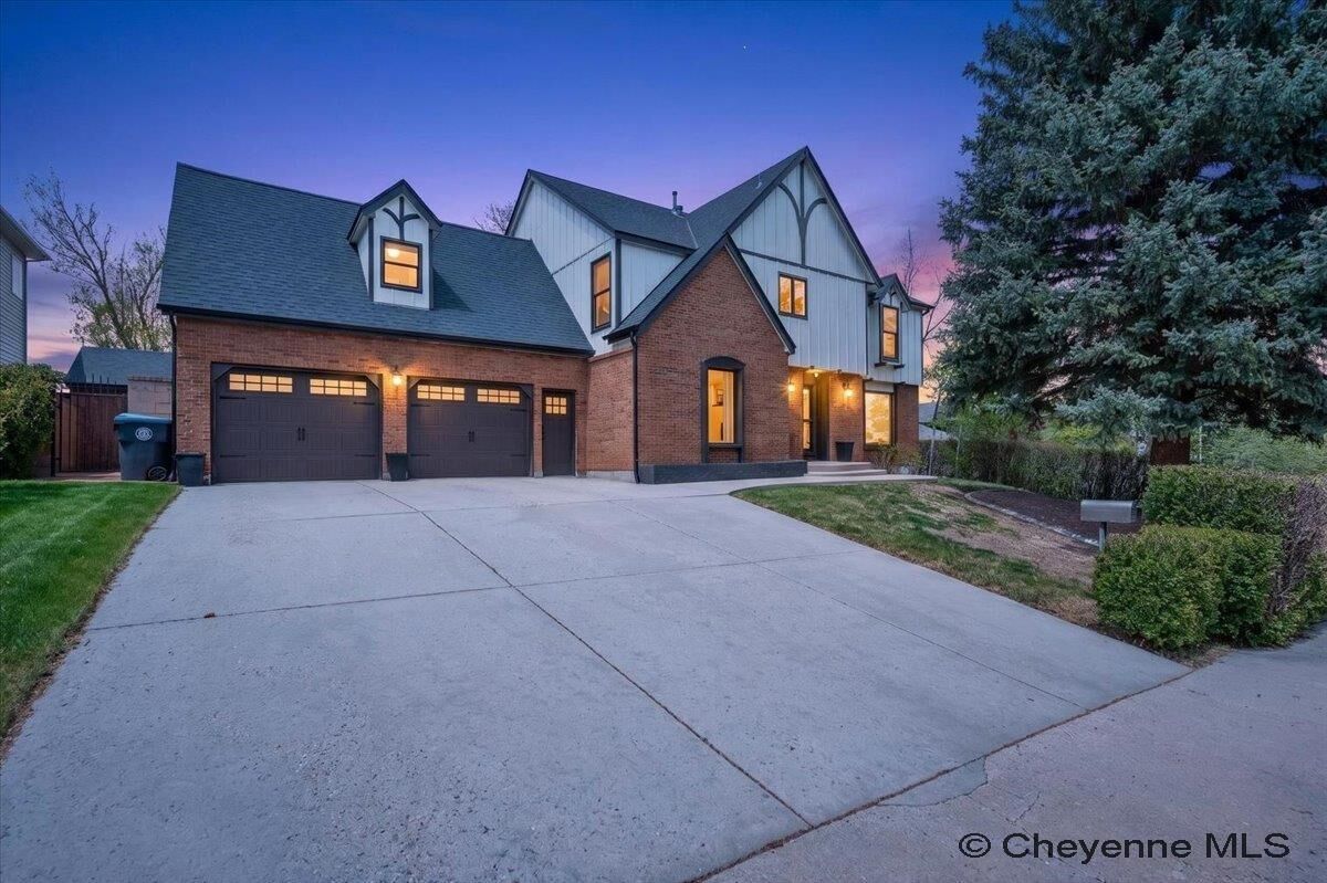 Property Photo:  6850 Hawthorne Dr  WY 82009 