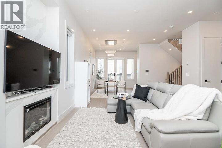 Property Photo:  48 East 57th Avenue  BC V5X 1S4 