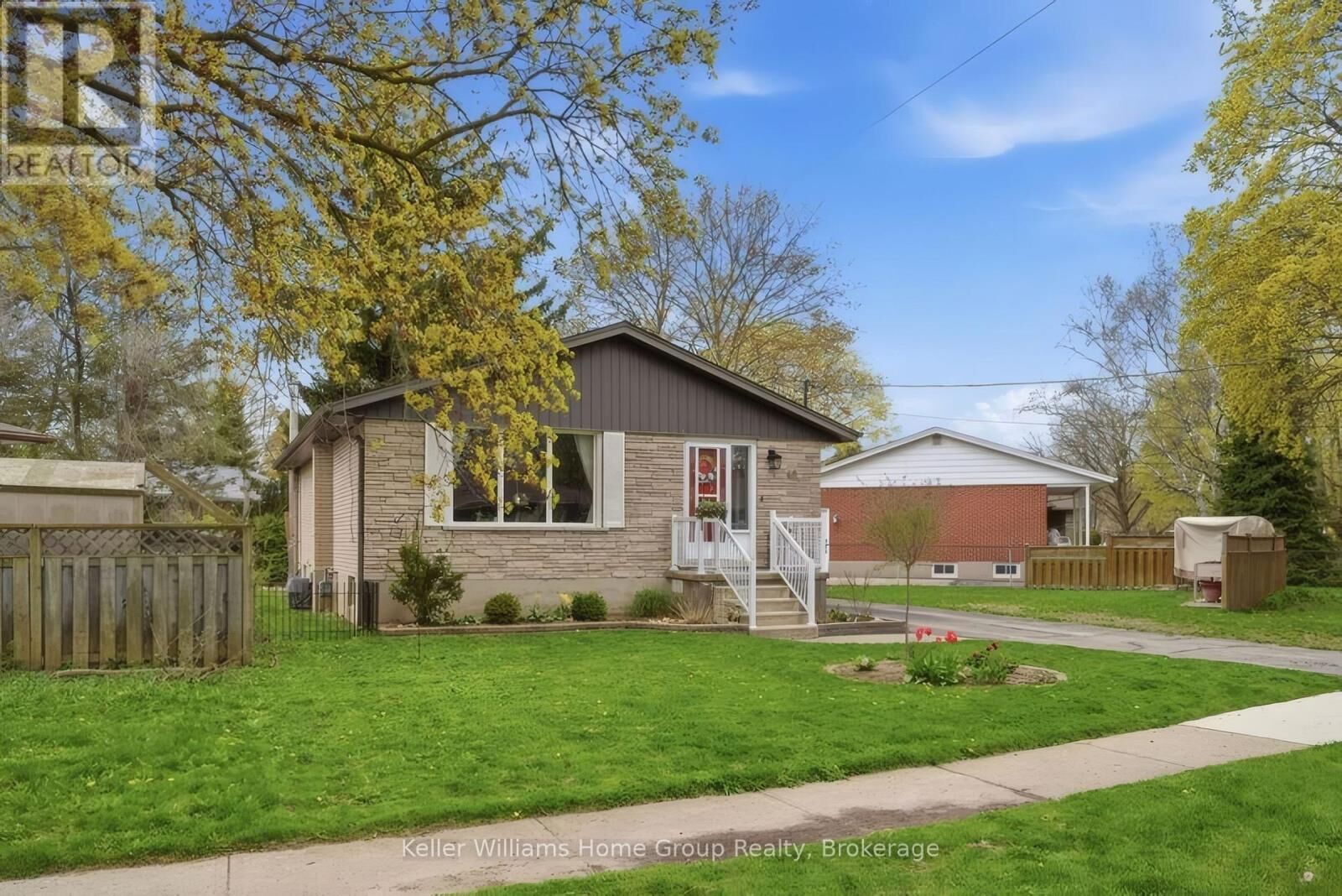 Property Photo:  48 Sunnylea Crescent  ON N1E 1W4 