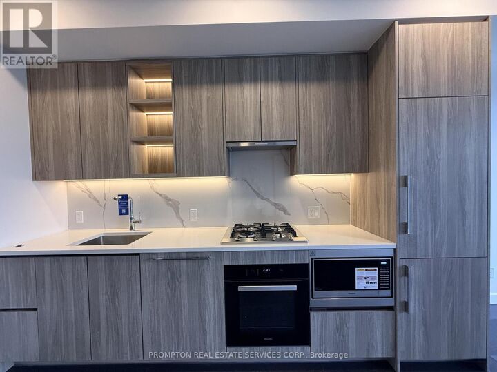 Property Photo:  18 Esther Shiner Boulevard 1010  ON M2K 0J7 
