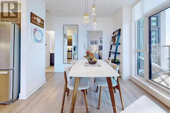 Property Photo:  1486 Bathurst Street 907  ON M5P 3G9 