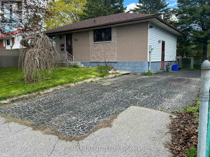 Property Photo:  201 Reid Street  ON K8V 5W4 