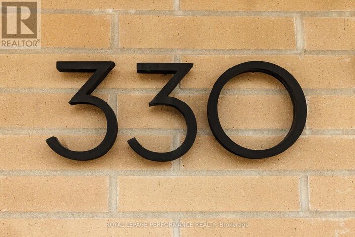 Property Photo:  330 Kenwood Avenue  ON K1Z 8N2 