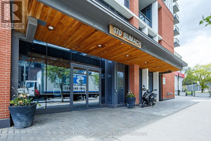 Property Photo:  170 Sumach Street 1909  ON M5A 3K2 