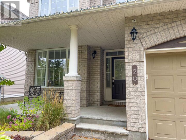 Property Photo:  20 Farmfield Crescent  ON K2M 2S9 