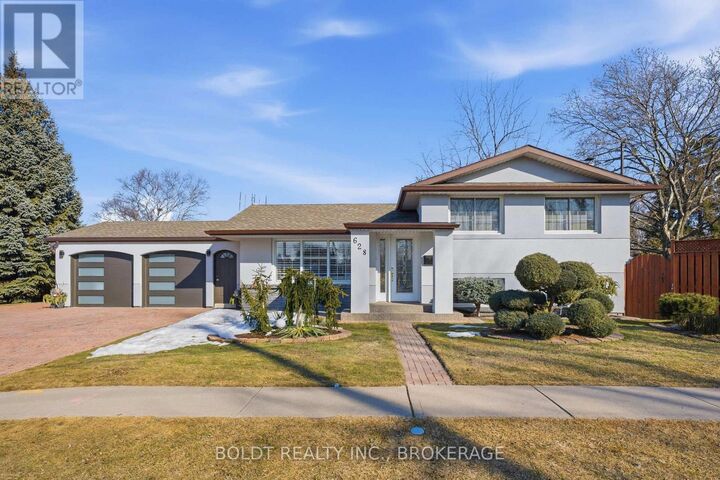 Property Photo:  628 Vine Street  ON L2M 3V5 