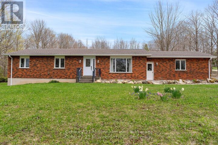 Property Photo:  205 Napoleon Street  ON N0C 1E0 