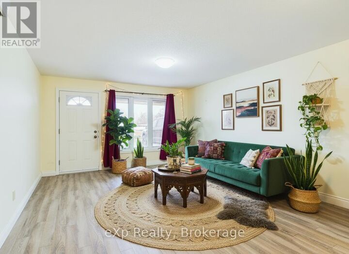 Property Photo:  55 Regent Street South 2  ON N0G 2N0 