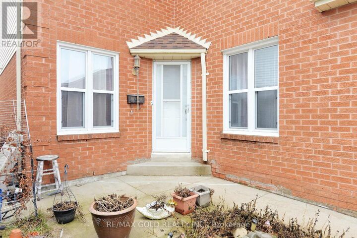 Property Photo:  9 Ravenswood Drive  ON L6Y 3Y5 