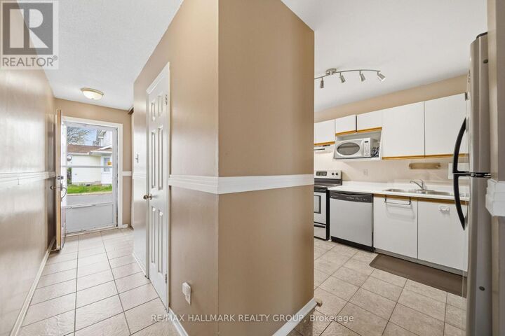 Property Photo:  3004 Victoria Heights Crescent 33  ON K1T 3M7 