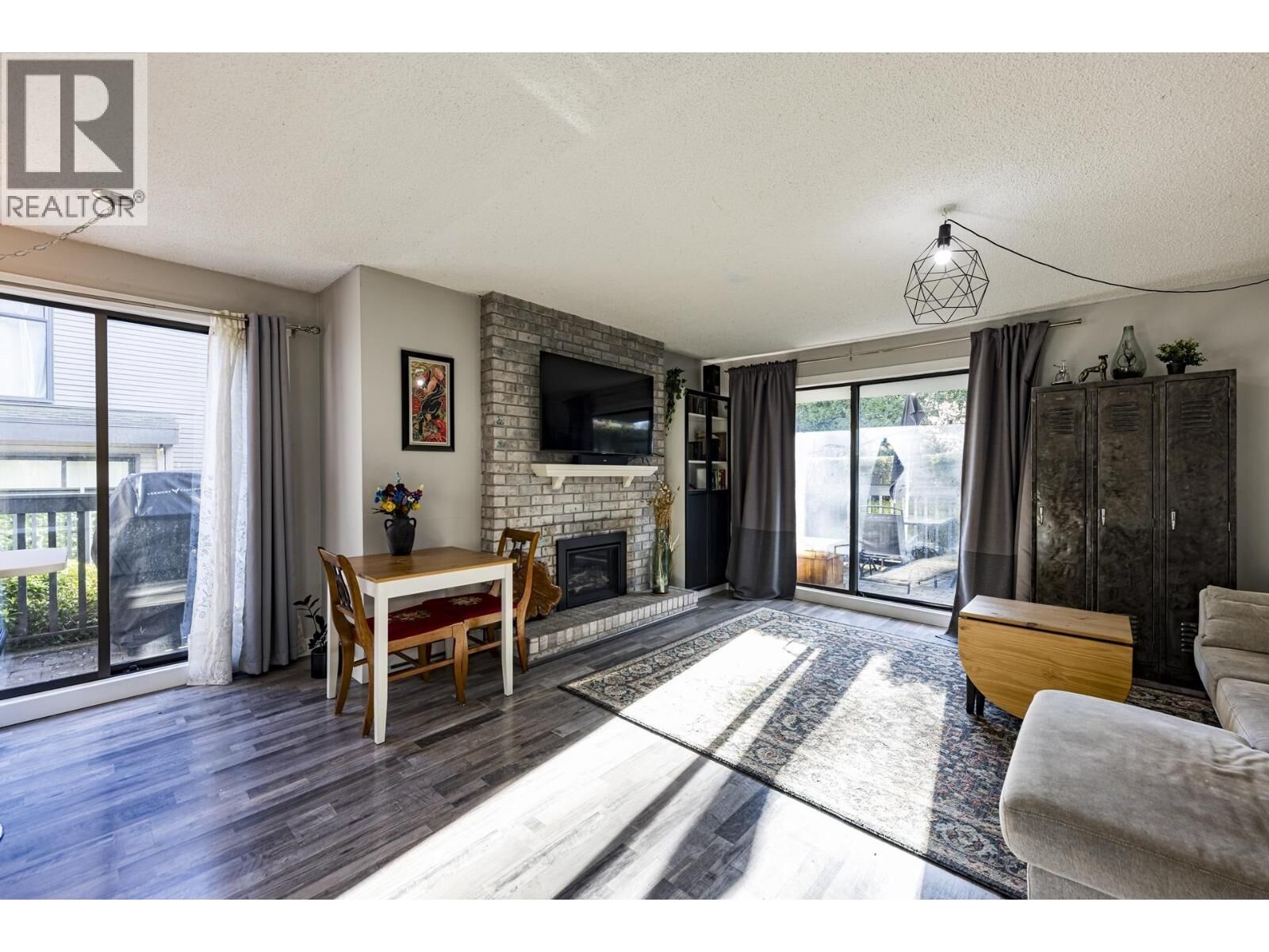 Property Photo:  3132 Lonsdale Avenue  BC V7N 3J8 