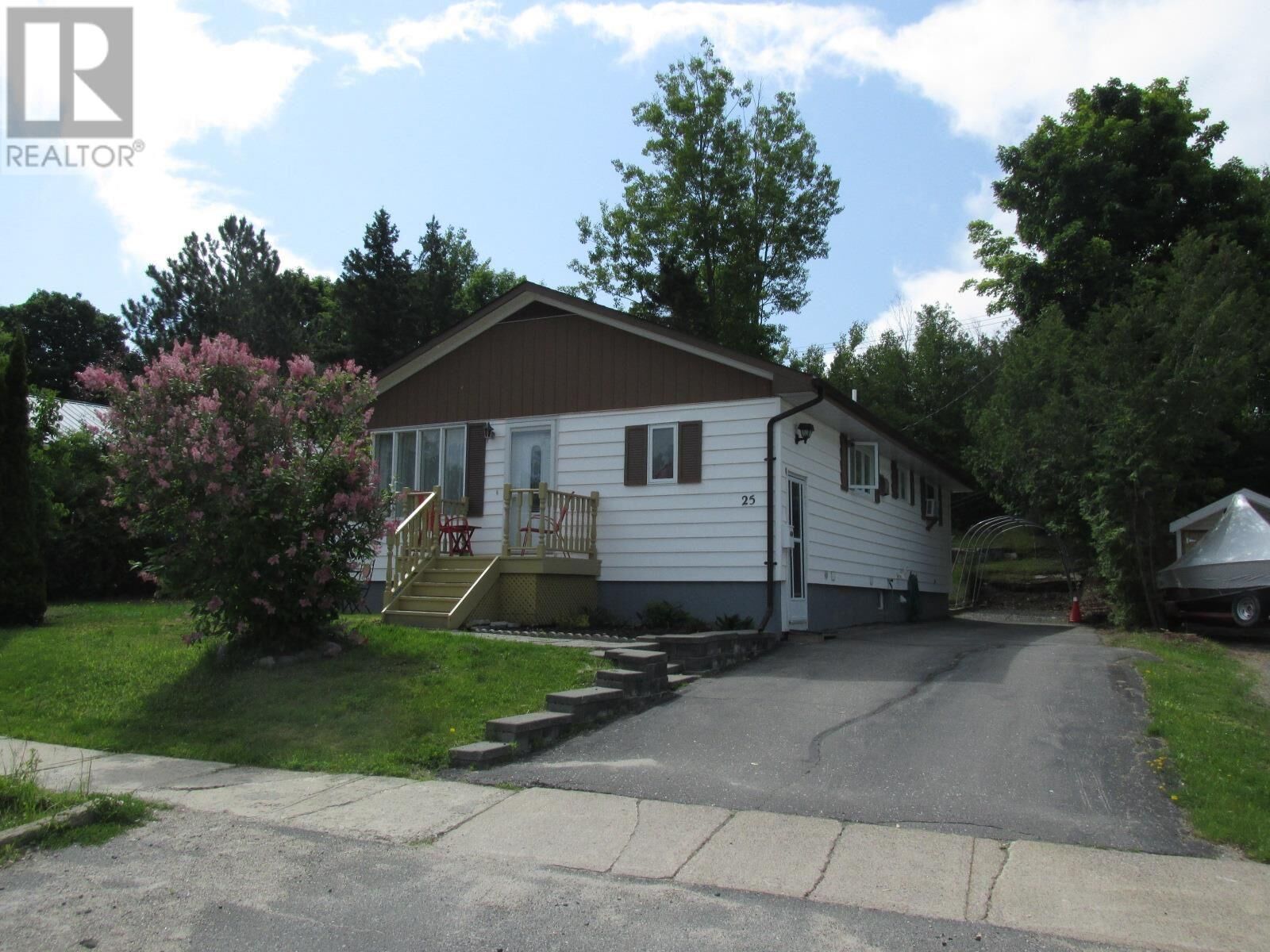 Property Photo: 25 Roman Ave ON P5A 1R6