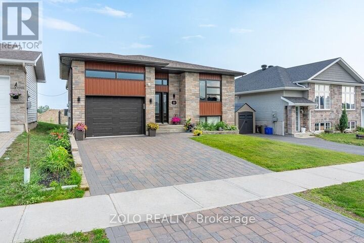 Property Photo:  212 Bellwood Drive  ON K6H 0G9 