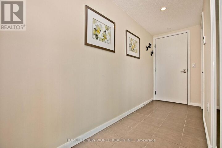 Property Photo:  830 Lawrence Avenue West 836  ON M6A 1C3 