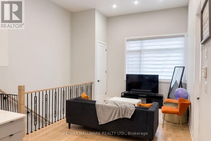Property Photo:  5 Norbury Crescent  ON M1P 0G3 