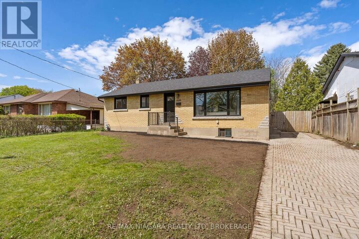 Property Photo:  3555 Gainsborough Avenue  ON L2J 2T9 