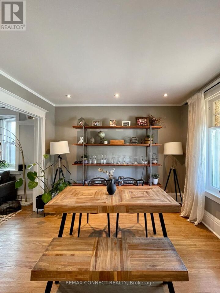 Property Photo:  264 Sterling Road Main  ON M6R 2B9 