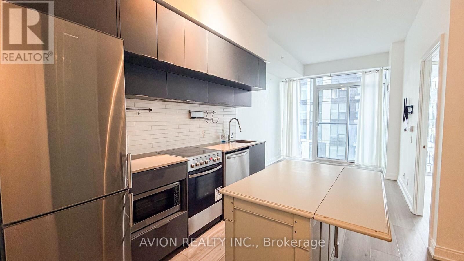 Property Photo:  181 Dundas Street East 2501  ON M5A 0N5 