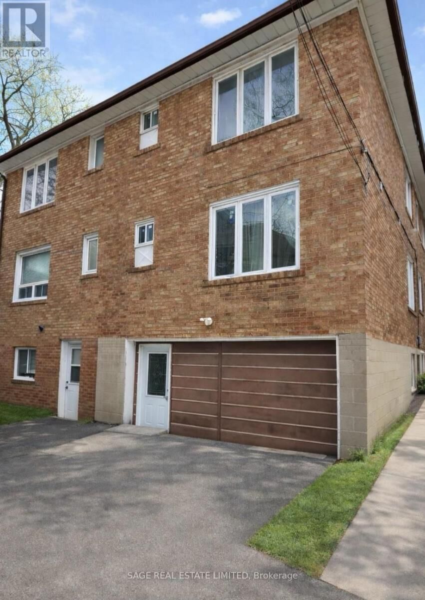 Property Photo:  230 Lawrence Avenue West  ON M4R 2J3 