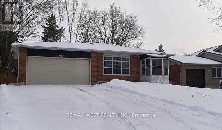 Property Photo:  323 Centre Street  ON L0N 1S4 
