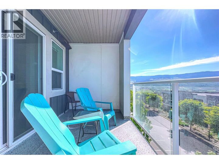 Property Photo:  725 Academy Way Ph5  BC V1V 0B4 