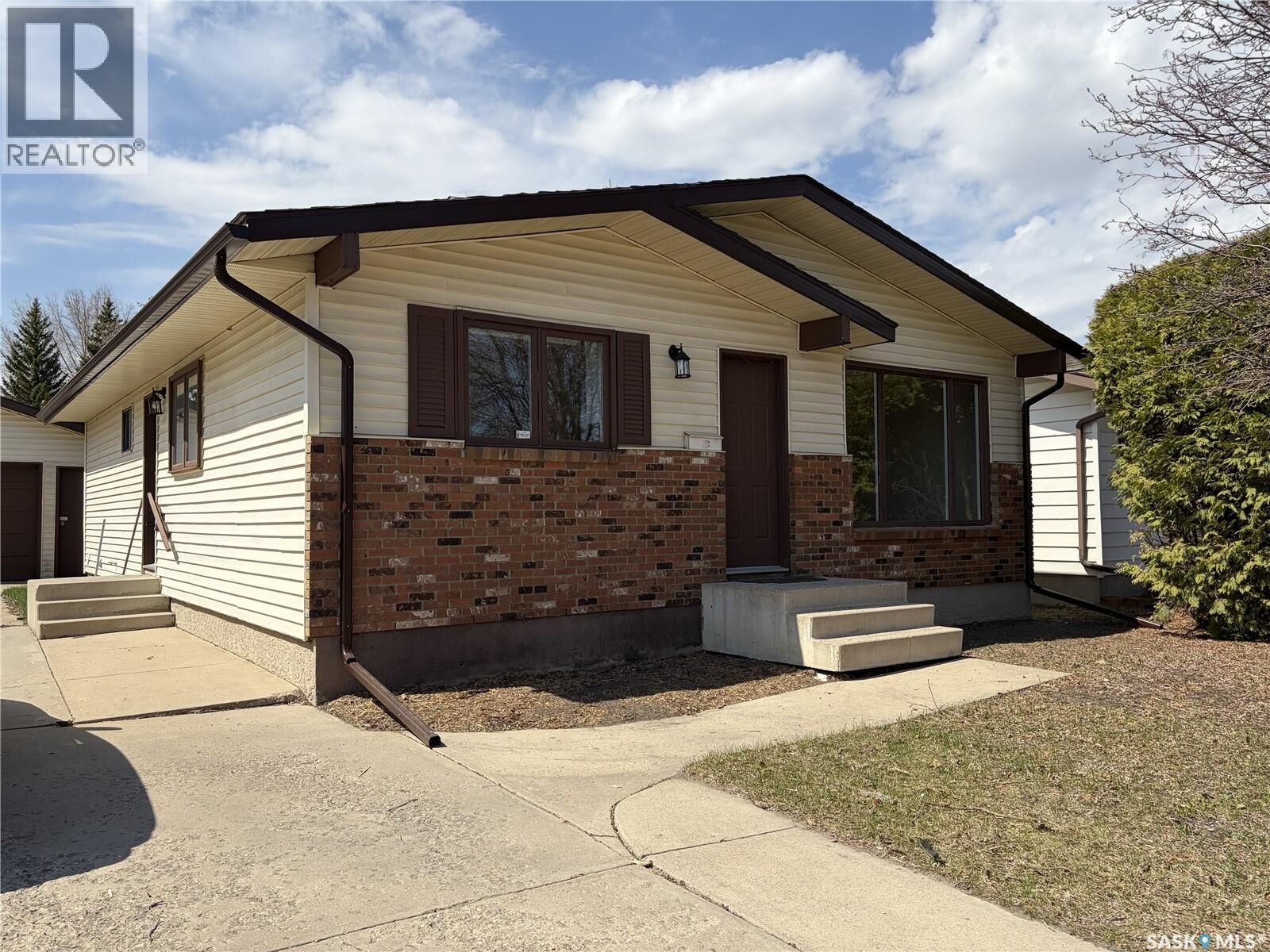 Property Photo:  111 Stechishin Crescent  SK S7K 5P5 