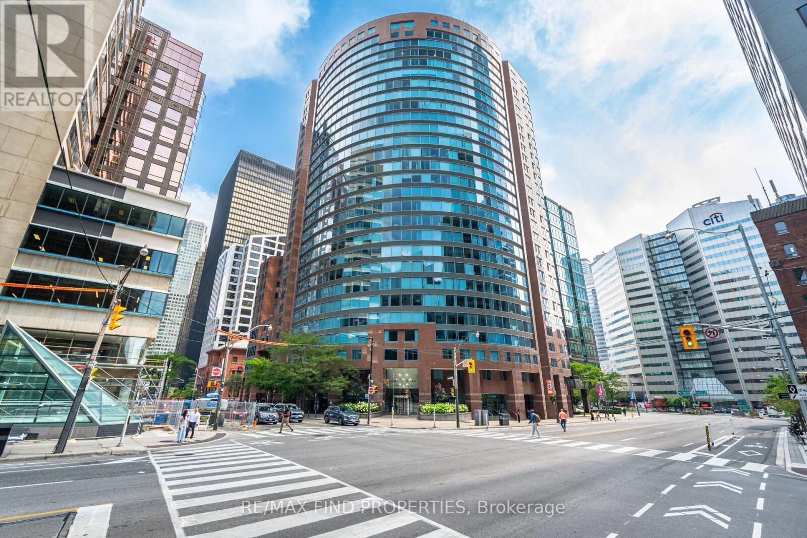 Property Photo:  33 University Avenue 1203  ON M5J 2S7 
