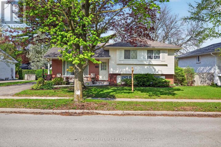 Property Photo:  104 McLean Drive  ON N5X 1Y5 