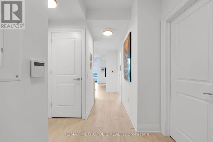 Property Photo:  10 Gatineau Drive 509W  ON L4J 0L2 