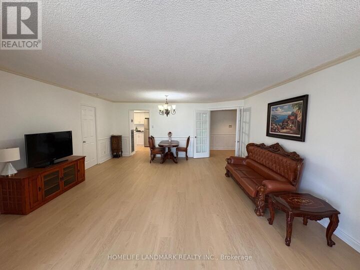 Property Photo:  77 Carlton Street 704  ON M5B 2J7 