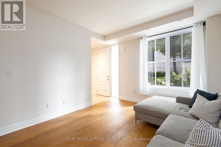 Property Photo:  1190 Cawthra Road 603  ON L5G 4K7 