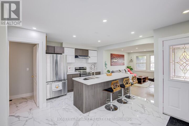 Property Photo:  122 Ormond Drive  ON L1G 6T4 