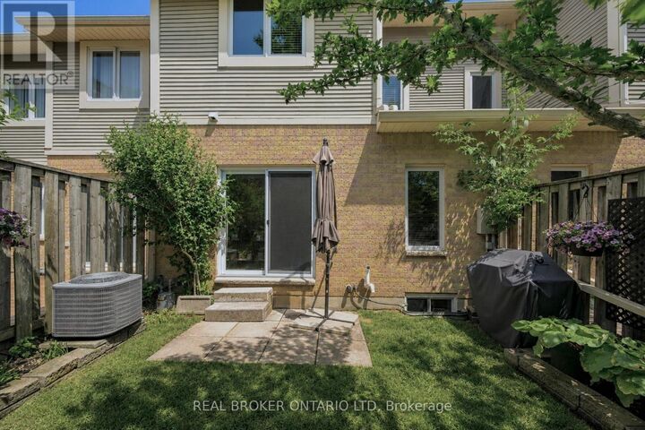 Property Photo:  9 Ailsa Place 66  ON N5Z 4Z6 