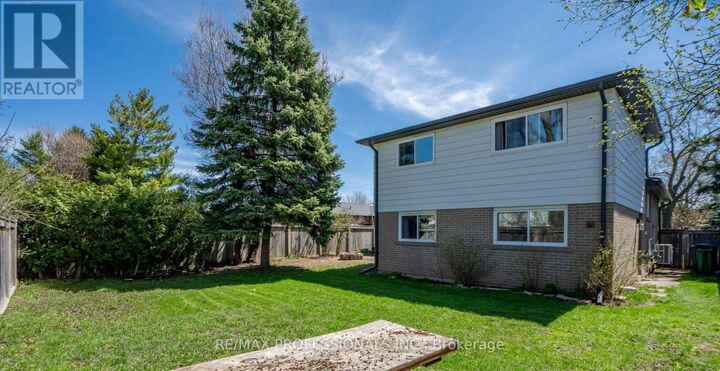 Property Photo:  62 Caledon Crescent  ON L6W 1C5 
