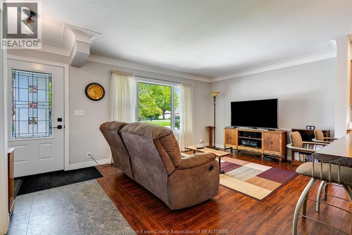 Property Photo:  11 Lutsch Street  ON N8H 4K3 