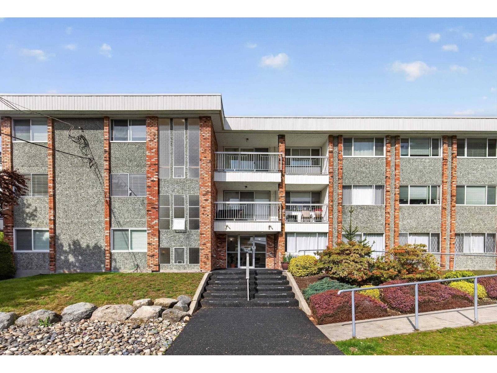 Property Photo:  1331 Fir Street 202  BC V4B 4B3 