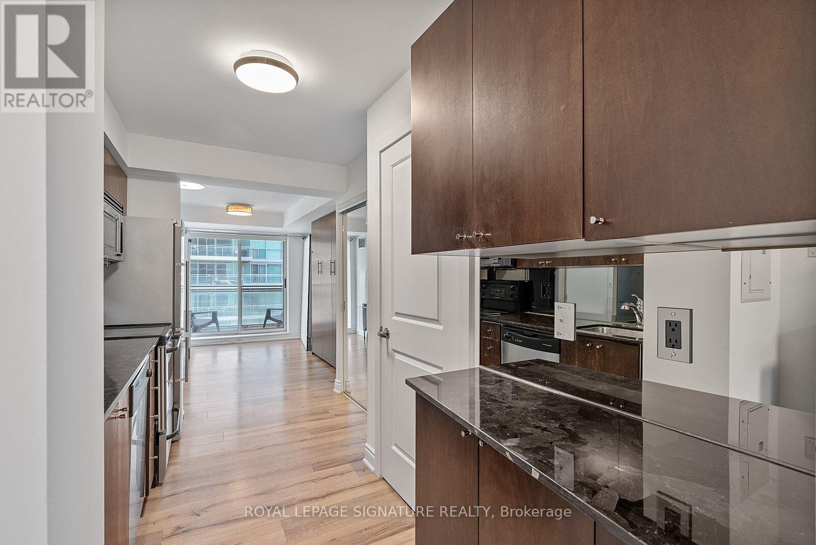 Property Photo:  50 Lynn Williams Street 614  ON M6K 3R9 