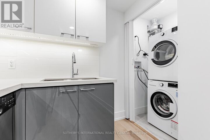 Property Photo:  201 Sherbourne Street N1206  ON M5A 3X1 