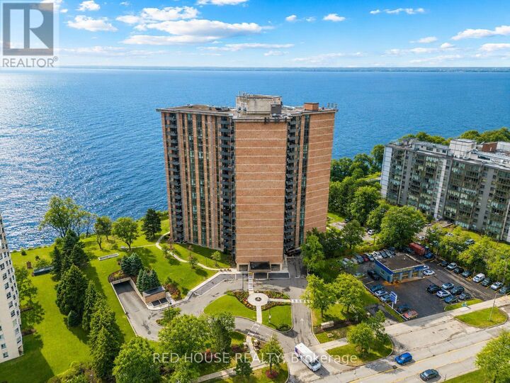 Property Photo:  5250 Lakeshore Road 809  ON L7L 5L2 
