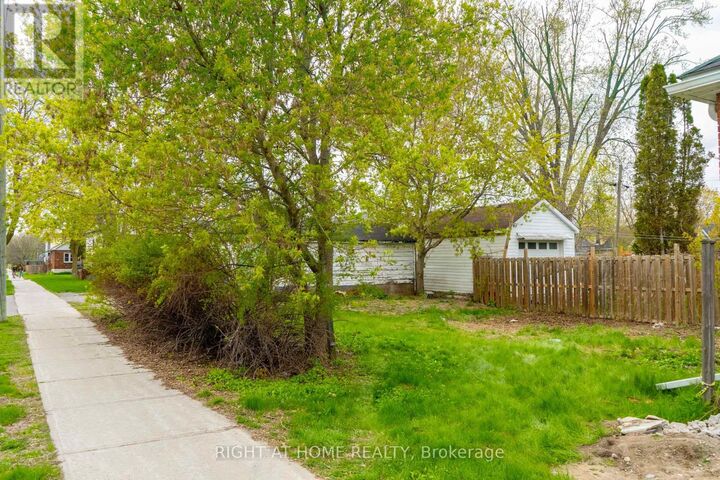 Property Photo:  727 Payne Street  ON K9J 2Z9 