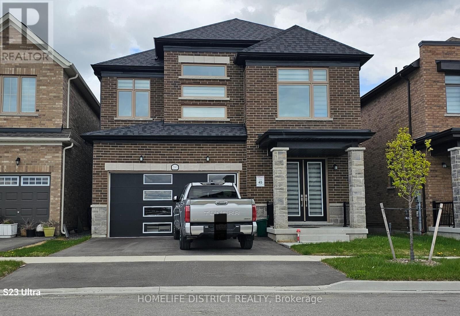 Property Photo:  2097 Chris Mason Street  ON L1H 7K5 
