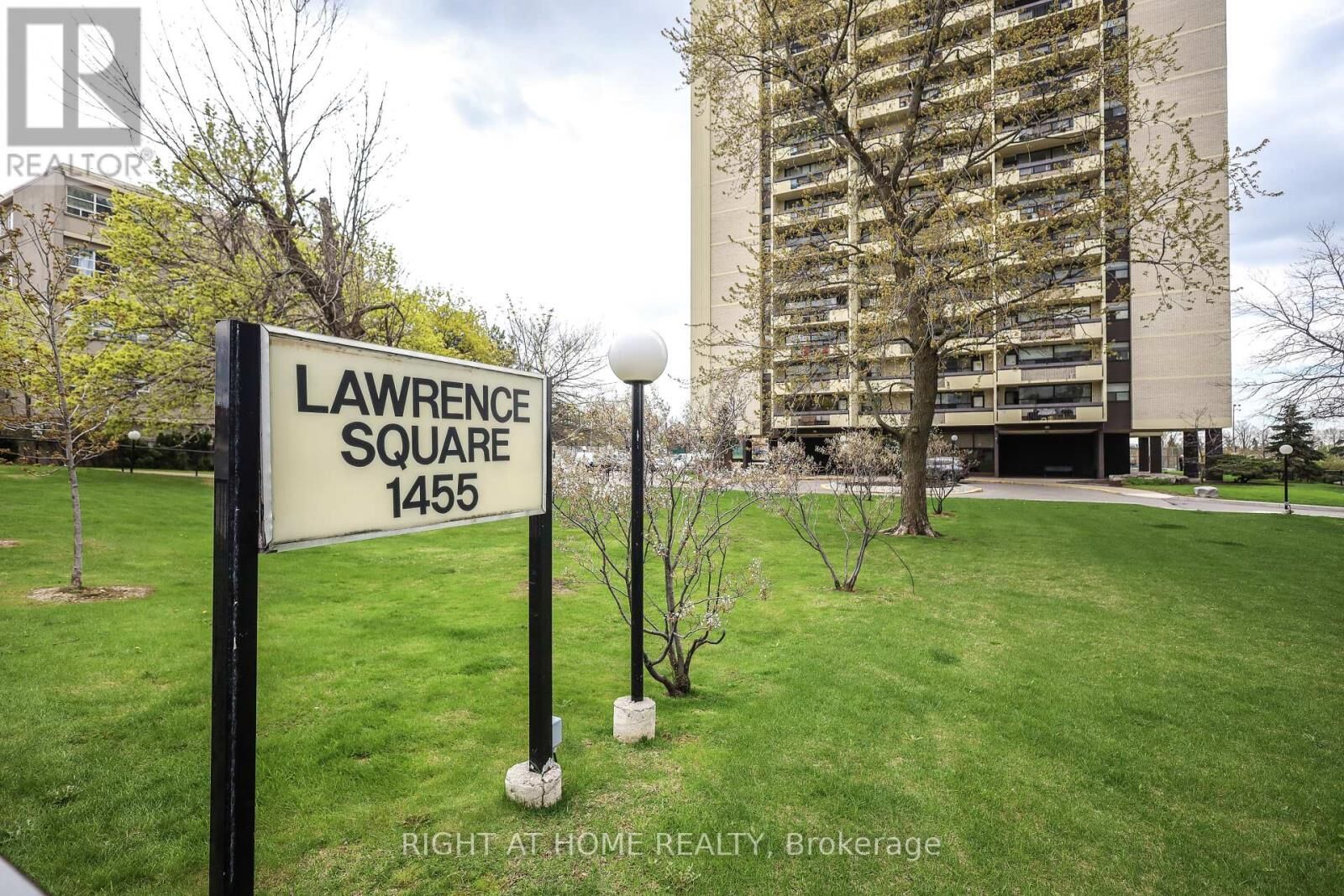 Property Photo:  1455 Lawrence Avenue West 207  ON M6L 1B1 