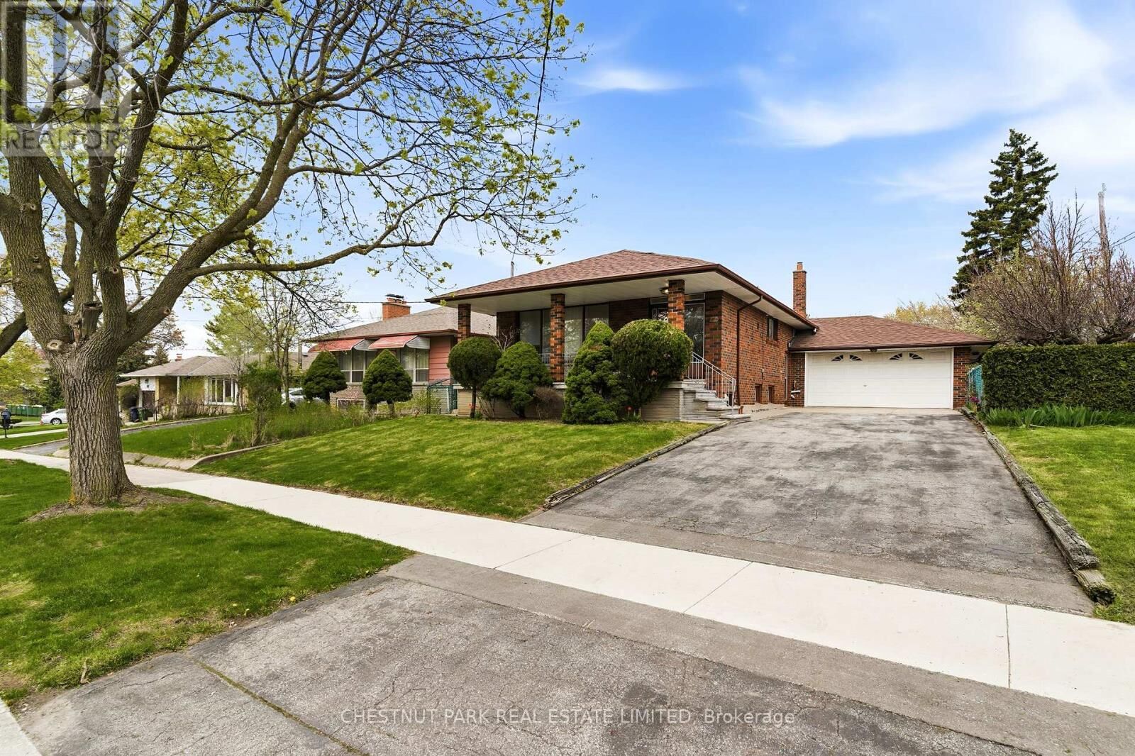 Property Photo:  154 Sweeney Drive  ON M4A 1V2 