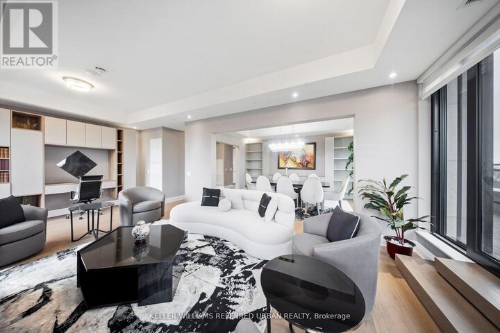 Property Photo:  2 Forest Hill Road 607  ON M4V 0B7 