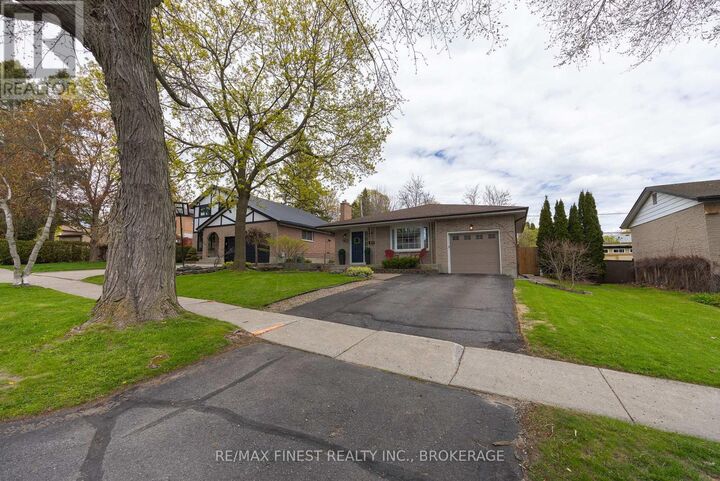 Property Photo:  902 Pembridge Crescent  ON K7M 6C5 
