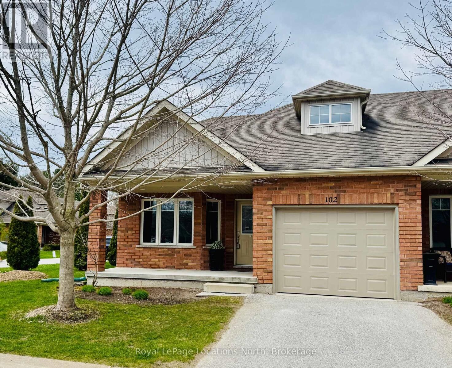 Property Photo:  102 Empire Lane  ON N4L 0A5 